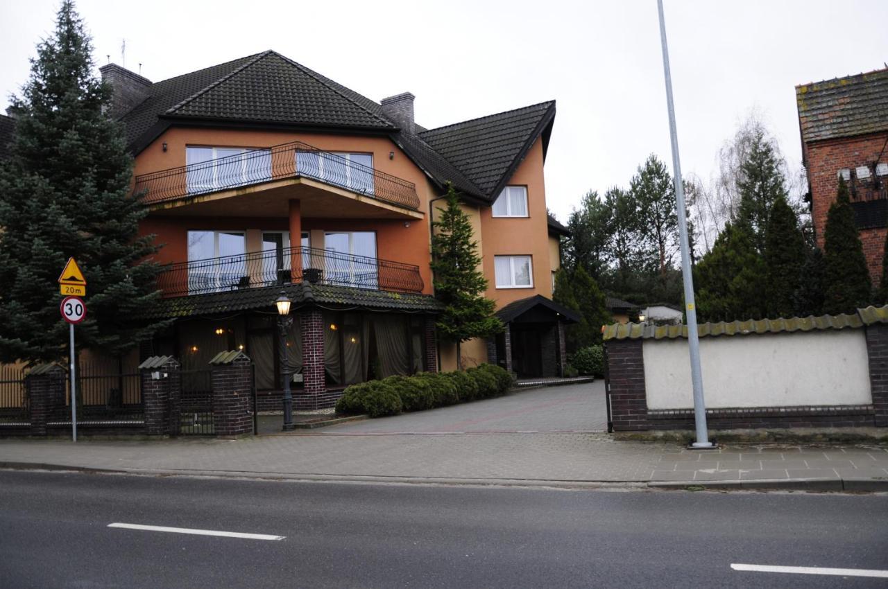 Hotel Zieliniec Poznan Luaran gambar