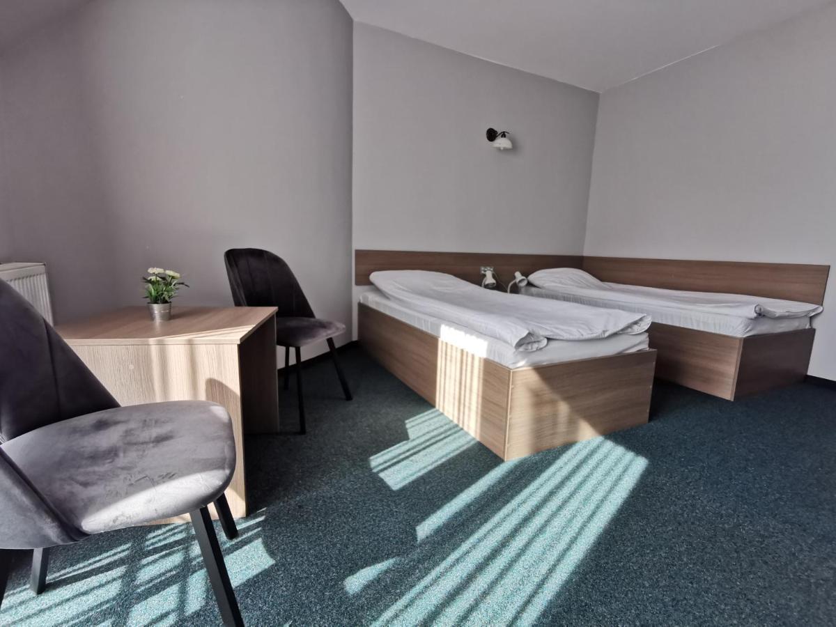 Hotel Zieliniec Poznan Luaran gambar