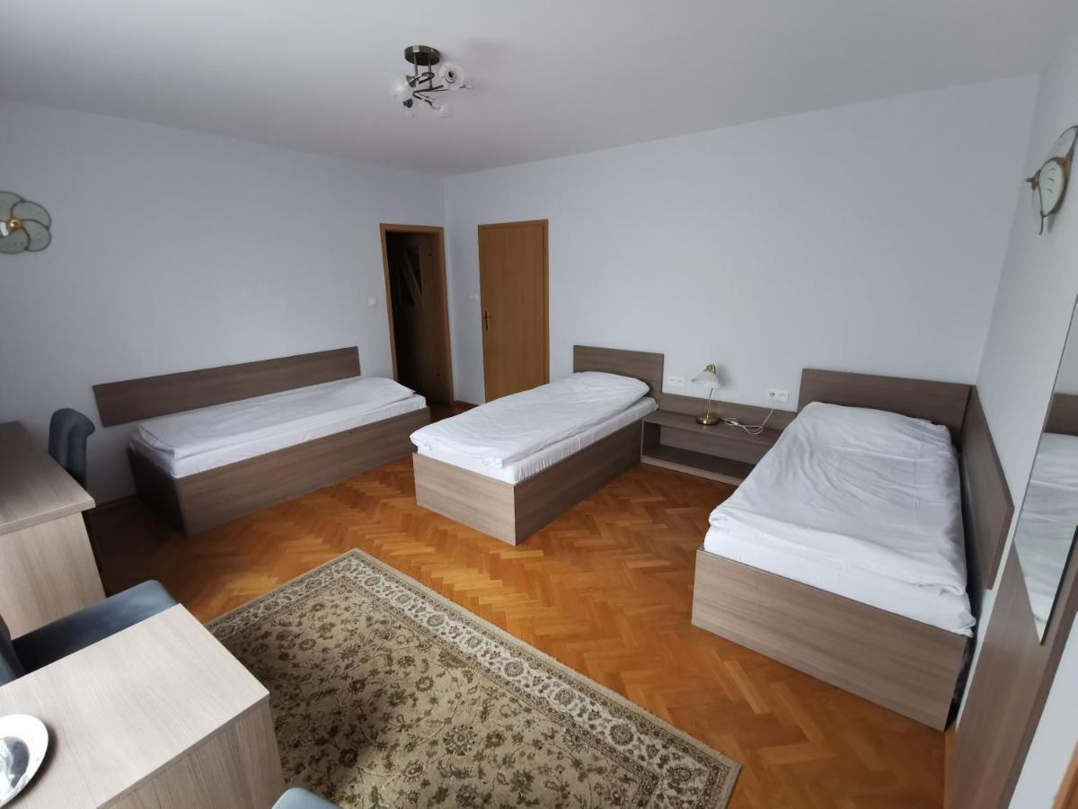 Hotel Zieliniec Poznan Luaran gambar