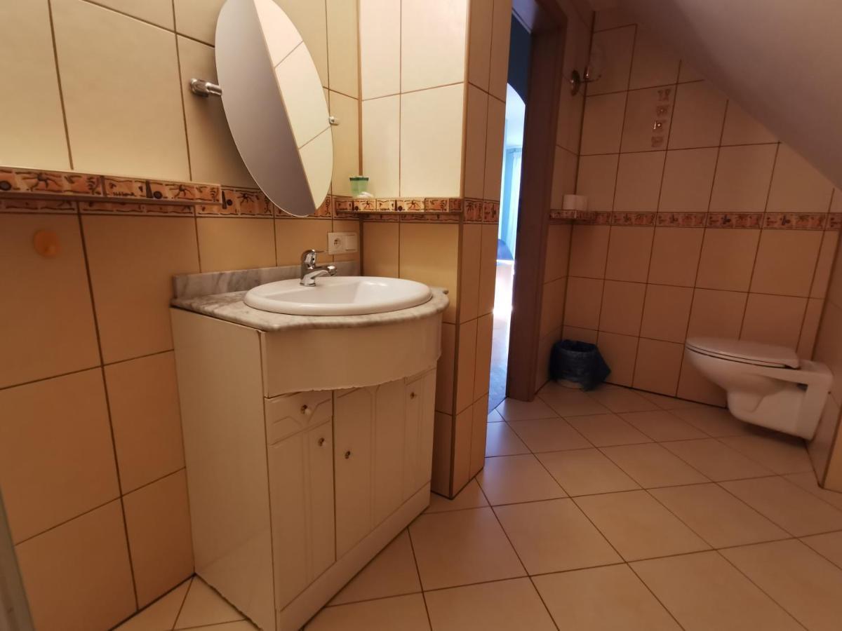 Hotel Zieliniec Poznan Luaran gambar