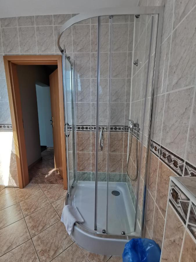 Hotel Zieliniec Poznan Luaran gambar