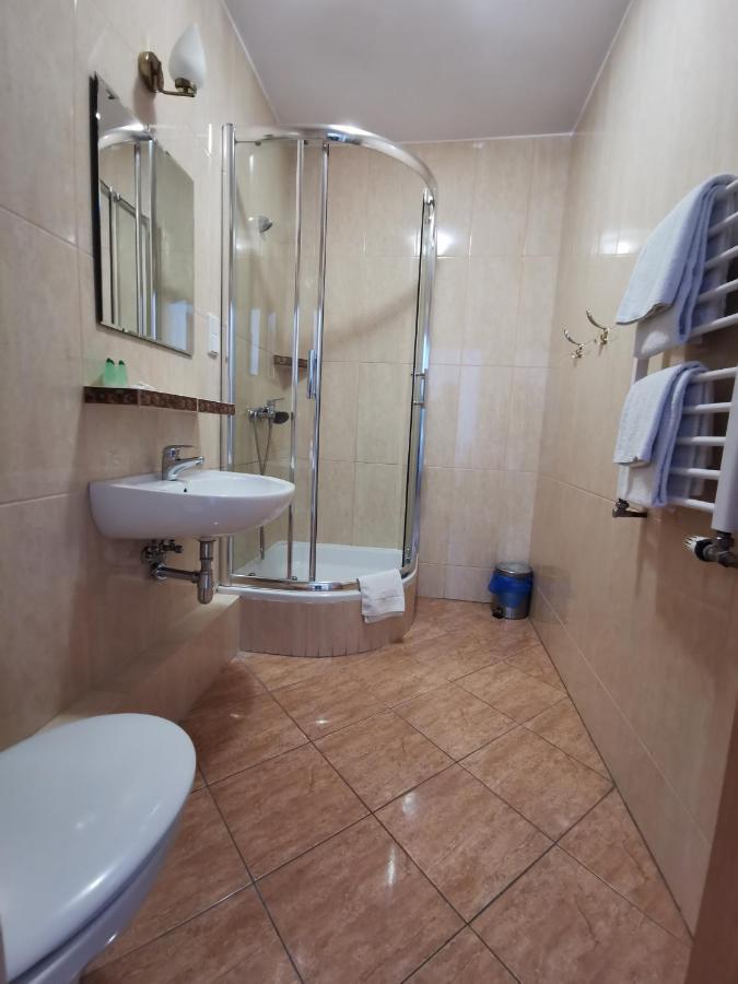 Hotel Zieliniec Poznan Luaran gambar