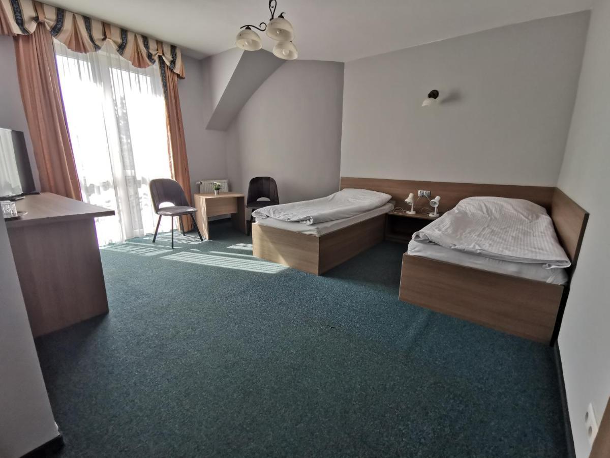 Hotel Zieliniec Poznan Luaran gambar
