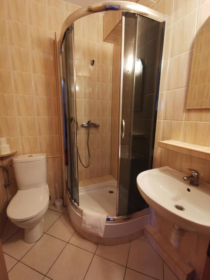 Hotel Zieliniec Poznan Luaran gambar
